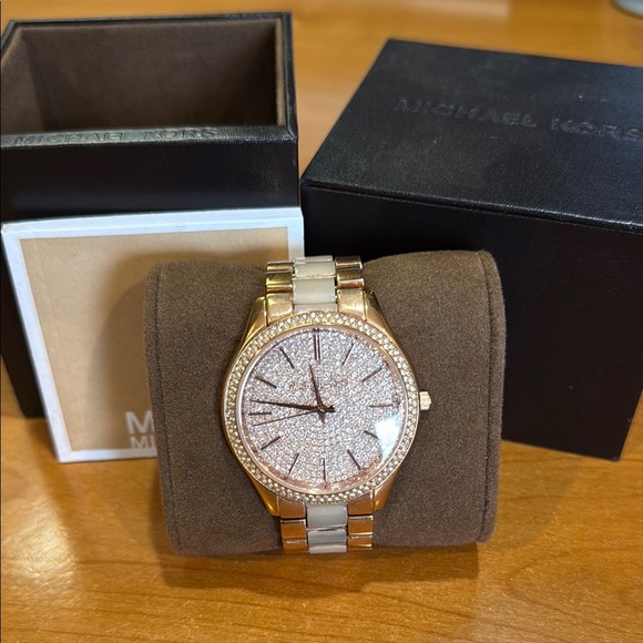 Michael Kors Rose Gold Women's Watch - Picture 1 of 5
